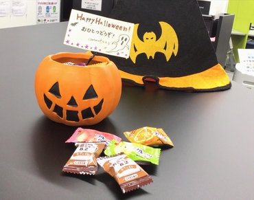 淀屋橋オフィスハロウィン写真2.jpg